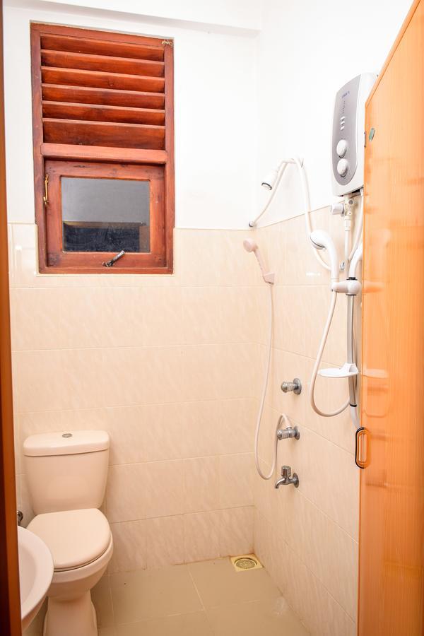 Vishmee Holiday Inn Embilipitiya Esterno foto