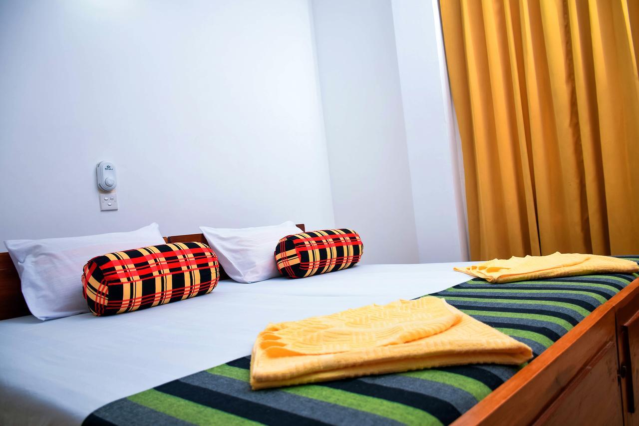 Vishmee Holiday Inn Embilipitiya Esterno foto