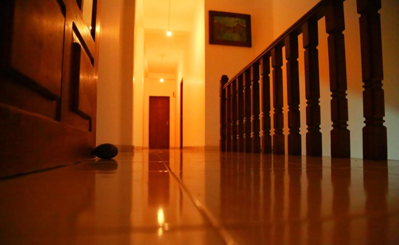 Vishmee Holiday Inn Embilipitiya Esterno foto