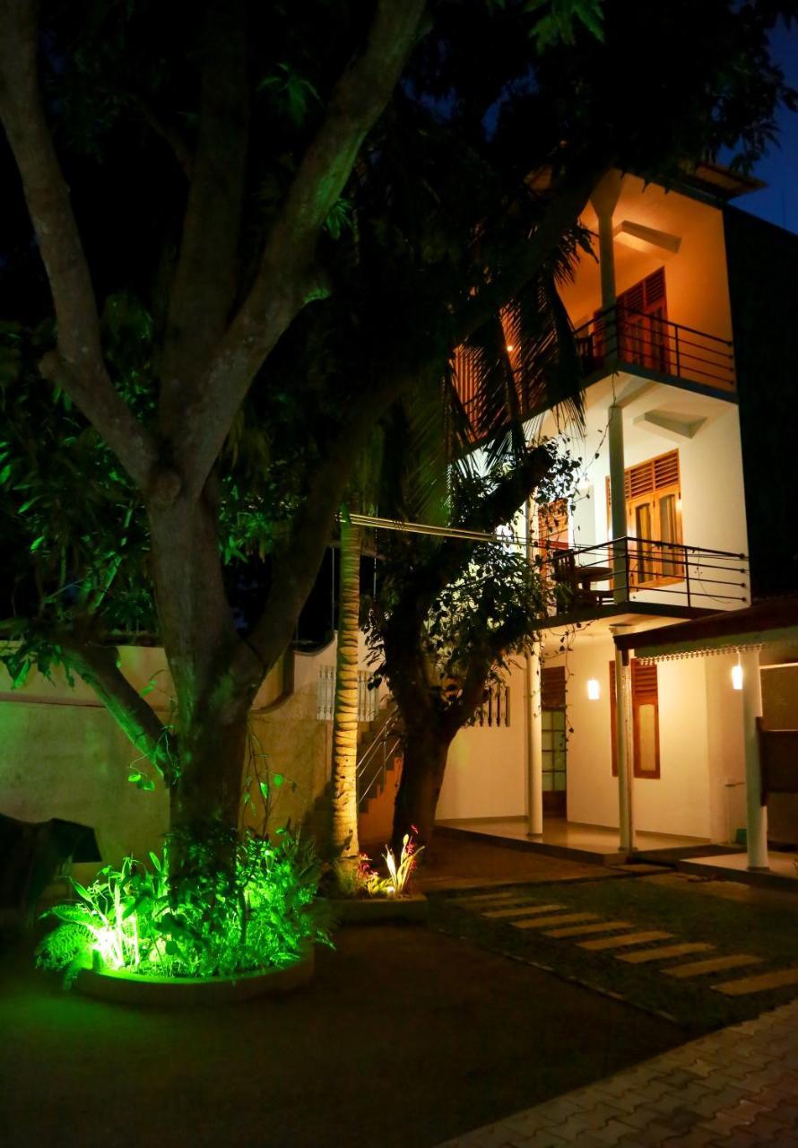 Vishmee Holiday Inn Embilipitiya Esterno foto
